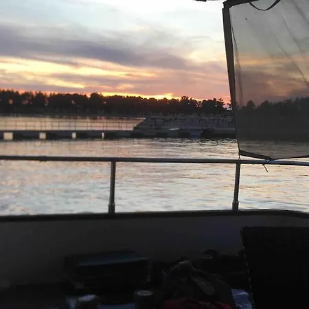 Botel Vacation On The Sea! Jastarnia